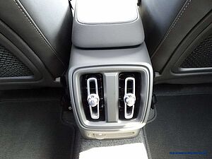 Volvo  Ultimate Recharge Pure Electric Extended Range 2WD