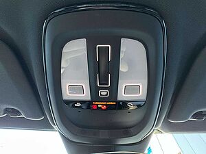 Volvo  B4 Plus Dark