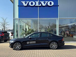 Volvo  B4 Plus Dark