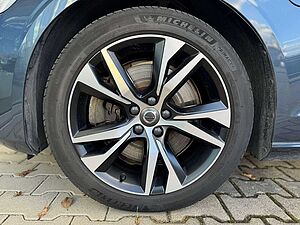 Volvo  T6 R-Design Recharge Plug-In Hybrid AWD