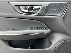 Volvo  T8 R-Design Recharge Plug-In Hybrid AWD