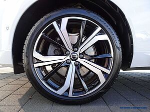 Volvo  XC60 B4 AWD Geartronic R-Design