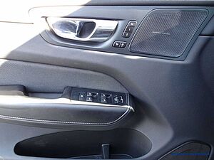 Volvo  XC60 B4 AWD Geartronic R-Design