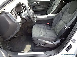 Volvo  B4 Geartronic Momentum Pro