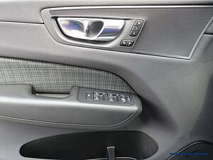 Volvo  B4 Geartronic Momentum Pro