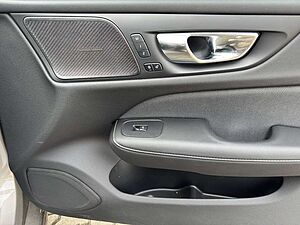 Volvo  T6 R-Design Plug-In Hybrid AWD