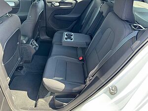 Volvo  T3 Momentum Geartronic 2WD
