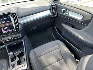 Volvo  T3 Momentum Geartronic 2WD