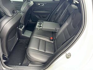 Volvo  T6 Plus Dark Recharge Plug-In Hybrid AWD