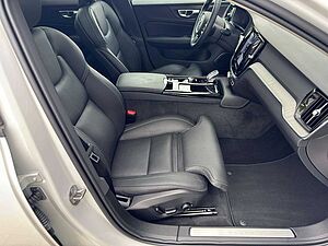 Volvo  T6 Plus Dark Recharge Plug-In Hybrid AWD