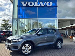 Volvo  D4 Momentum AWD