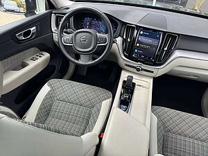 Volvo  T6 AWD Core
