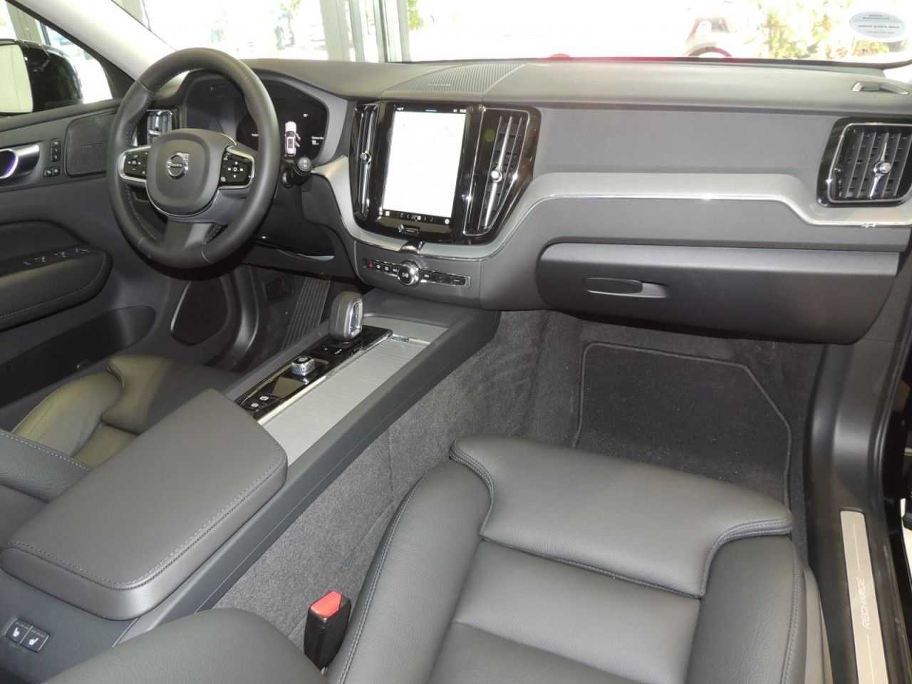 Volvo  Recharge T6 AWD Plus Dark Klima Navi Leder