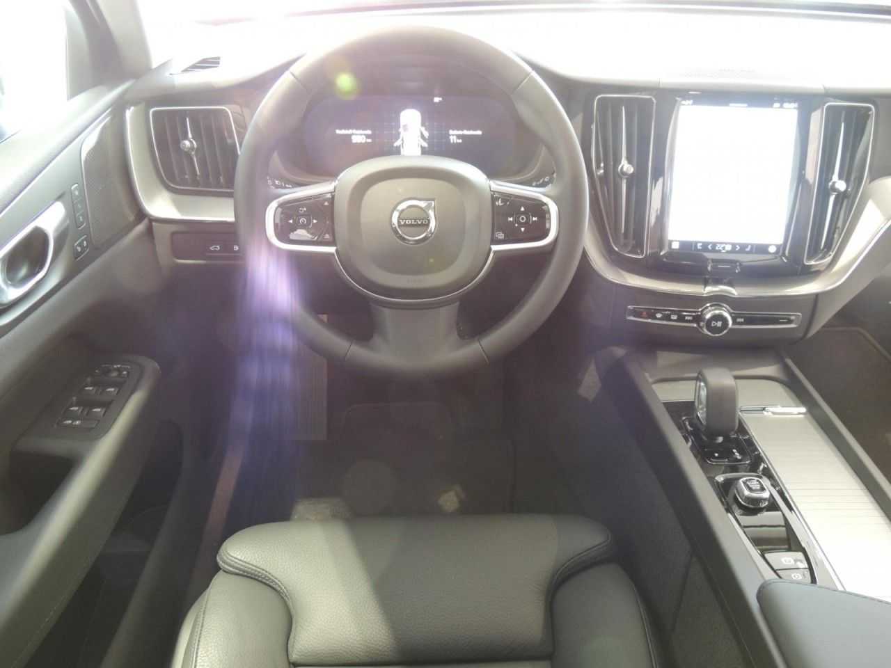 Volvo  Recharge T6 AWD Plus Dark Klima Navi Leder