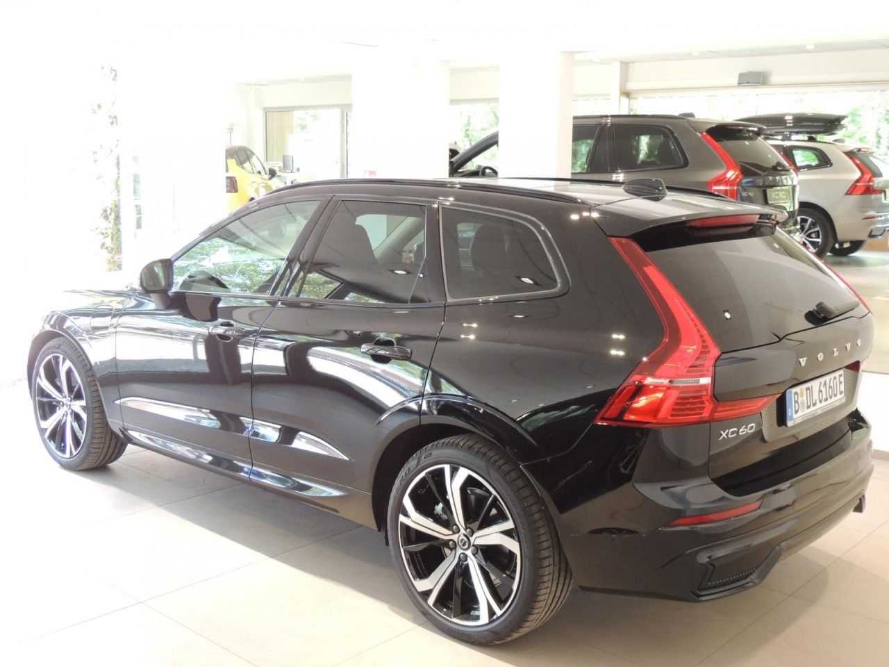 Volvo  Recharge T6 AWD Plus Dark Klima Navi Leder