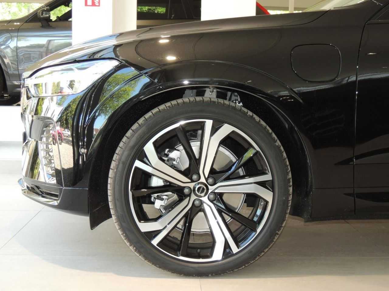 Volvo  Recharge T6 AWD Plus Dark Klima Navi Leder