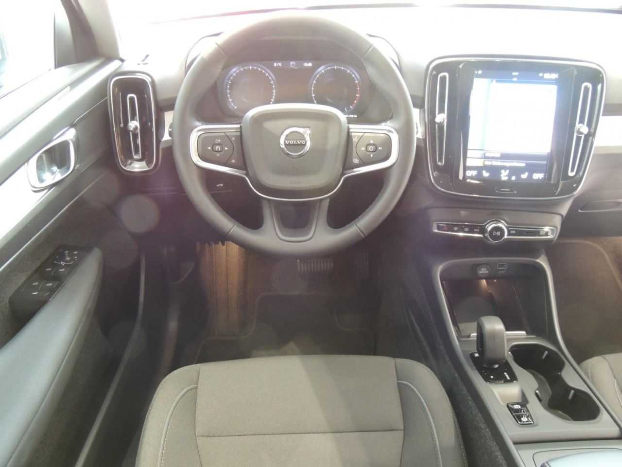 Volvo  T3 Momentum Pro Klima Navi Rückfahrkamera
