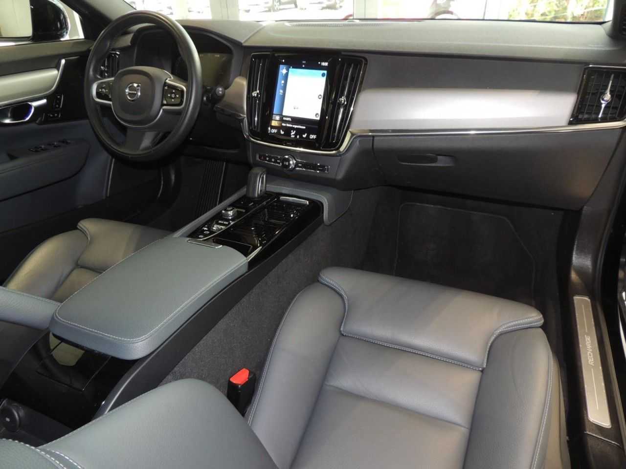 Volvo  Recharge T6 AWD R-Design Expression Klima