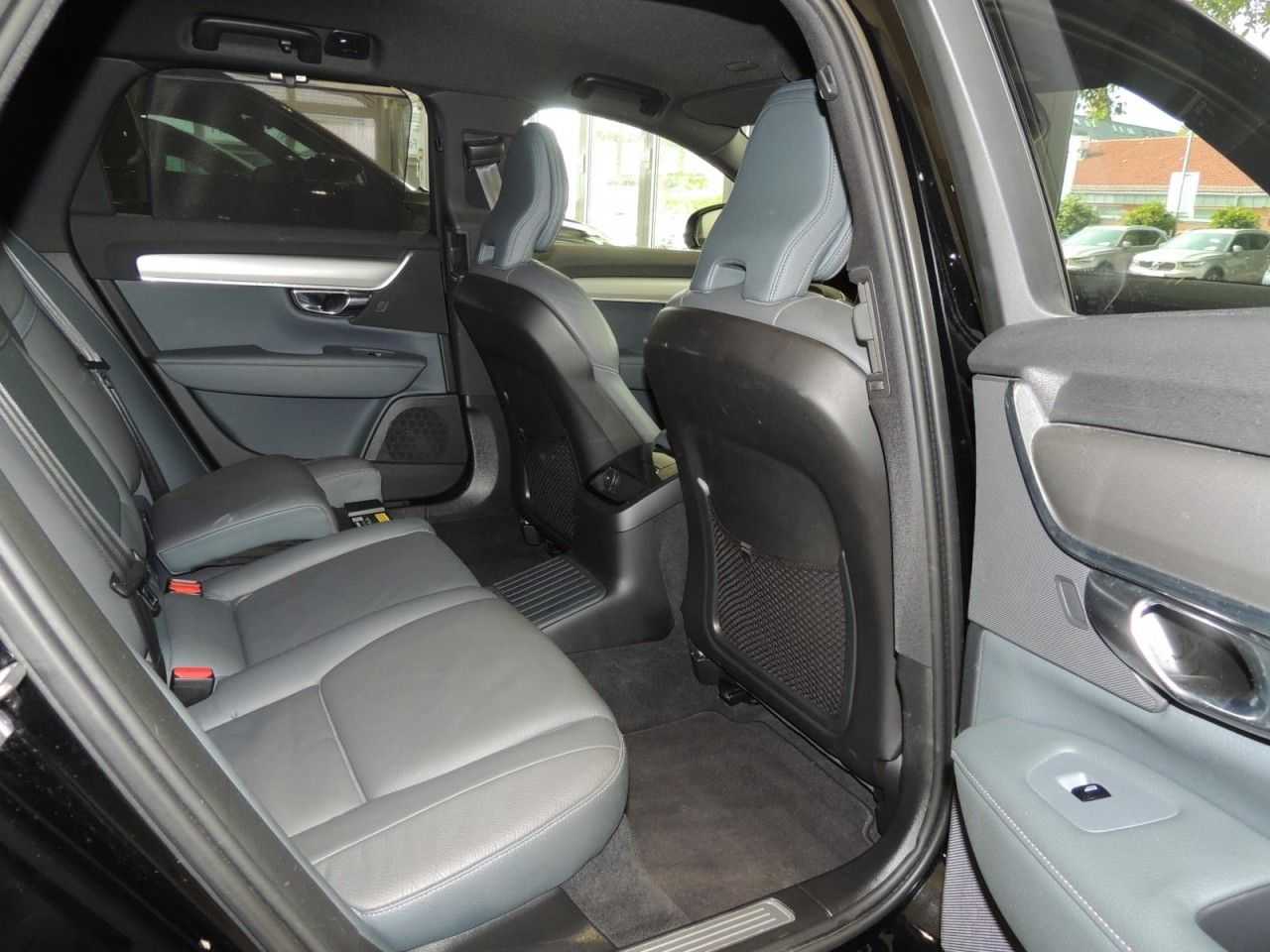 Volvo  Recharge T6 AWD R-Design Expression Klima