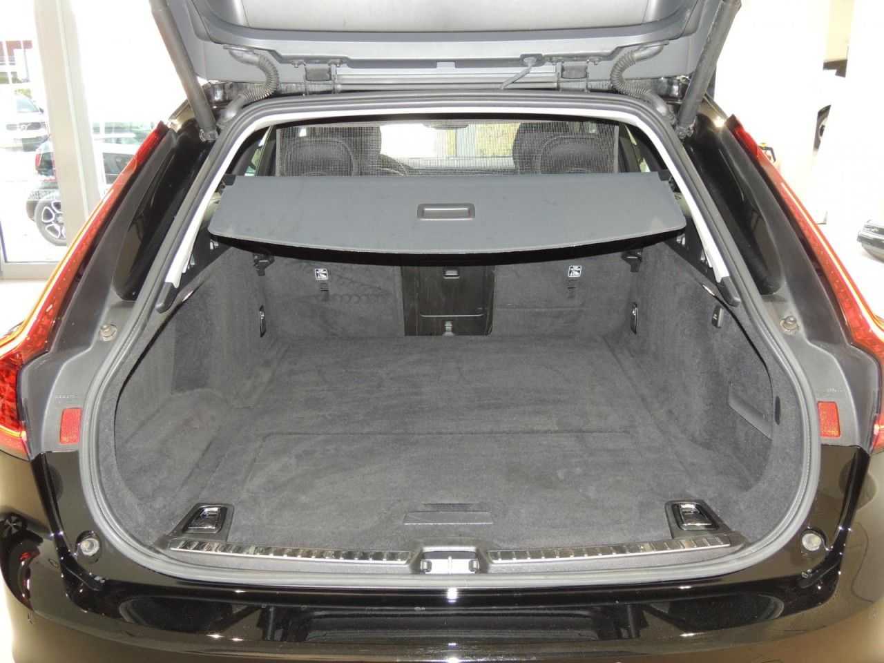 Volvo  B4 (Benzin) Plus Bright Klima Navi Leder