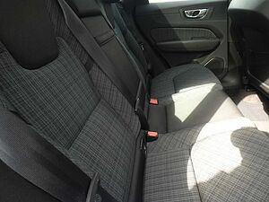 Volvo  B4 Momentum Pro Klima Rückfahrkamera
