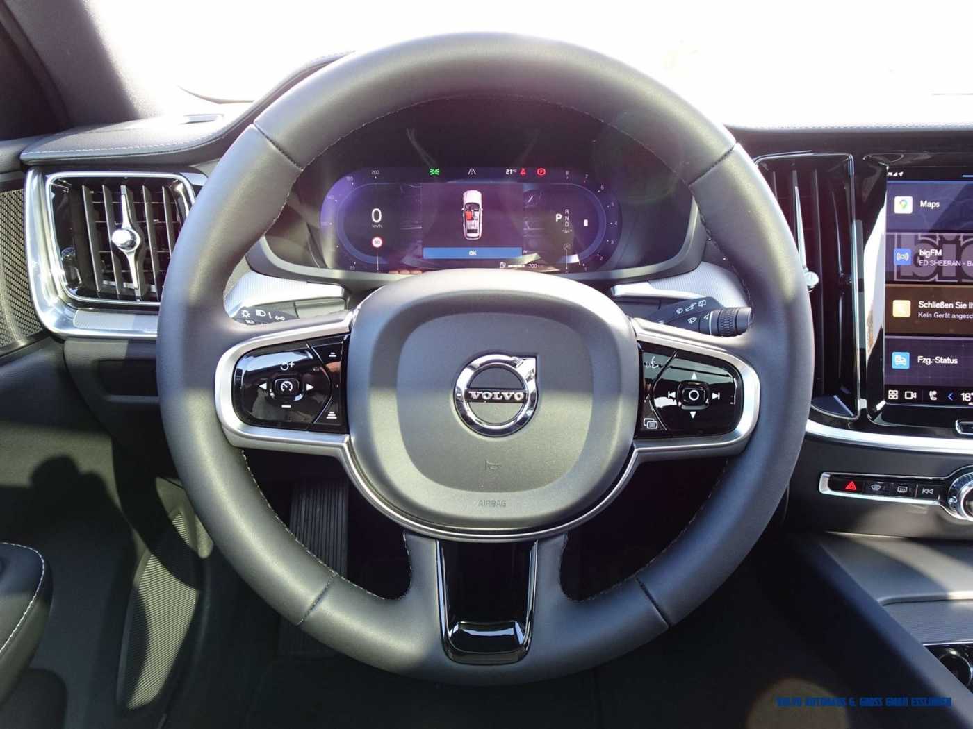 Volvo  B4 Geartronic Ultimate Dark