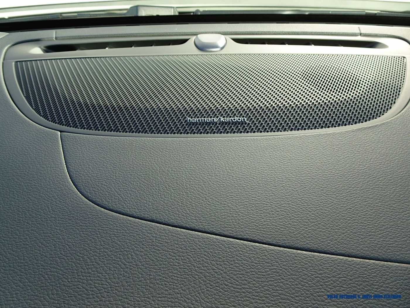Volvo  B4 Geartronic Ultimate Dark