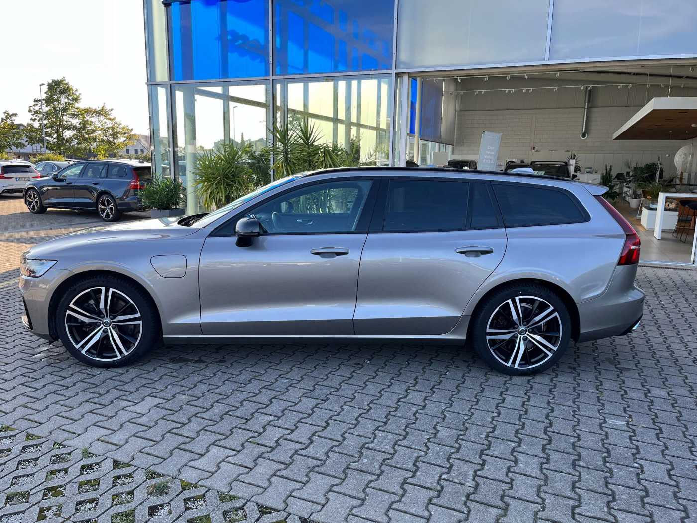 Volvo  T6 R Design Plug-In Hybrid AWD