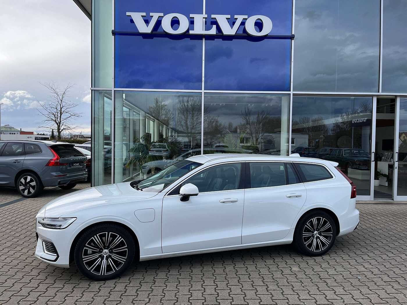 Volvo  T6 Inscription Recharge Plug-In Hybrid AWD