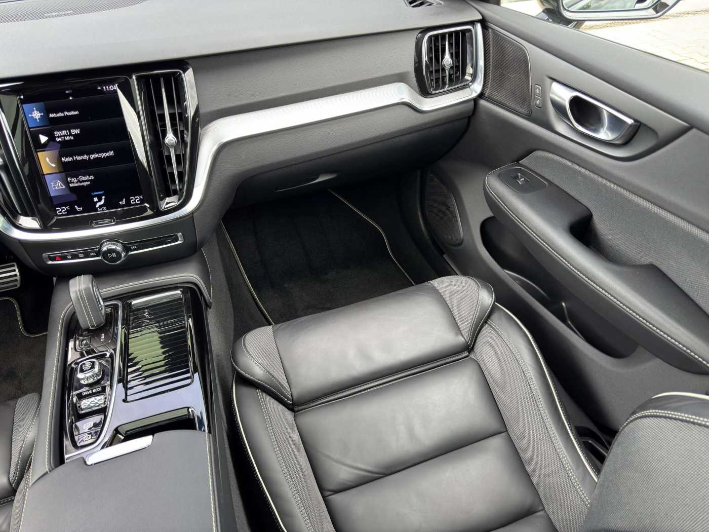 Volvo  T8 R-Design Recharge Plug-In Hybrid AWD