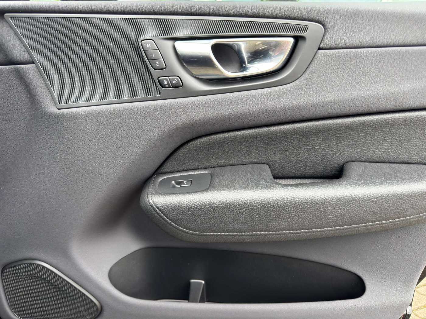 Volvo  T6 AWD Inscription Expression Recharge