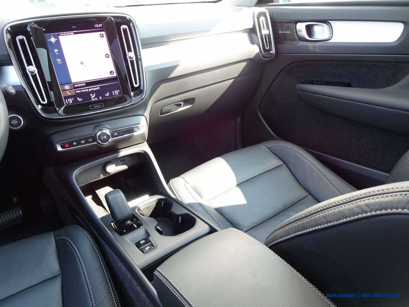 Volvo  T4 Recharge Inscription Expression