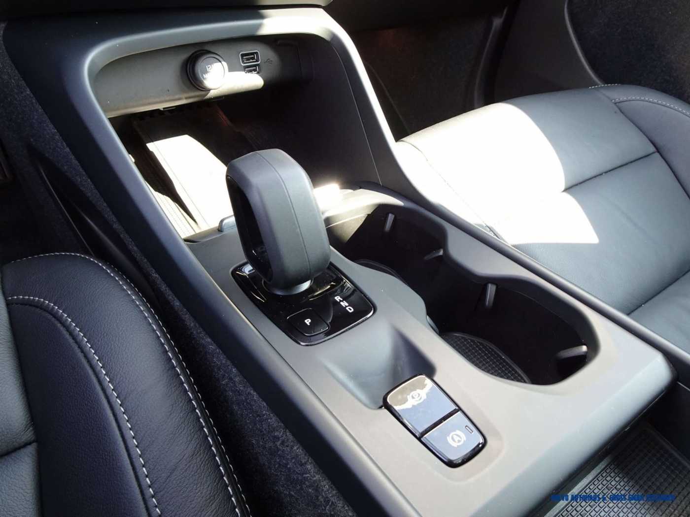 Volvo  T4 Recharge Inscription Expression