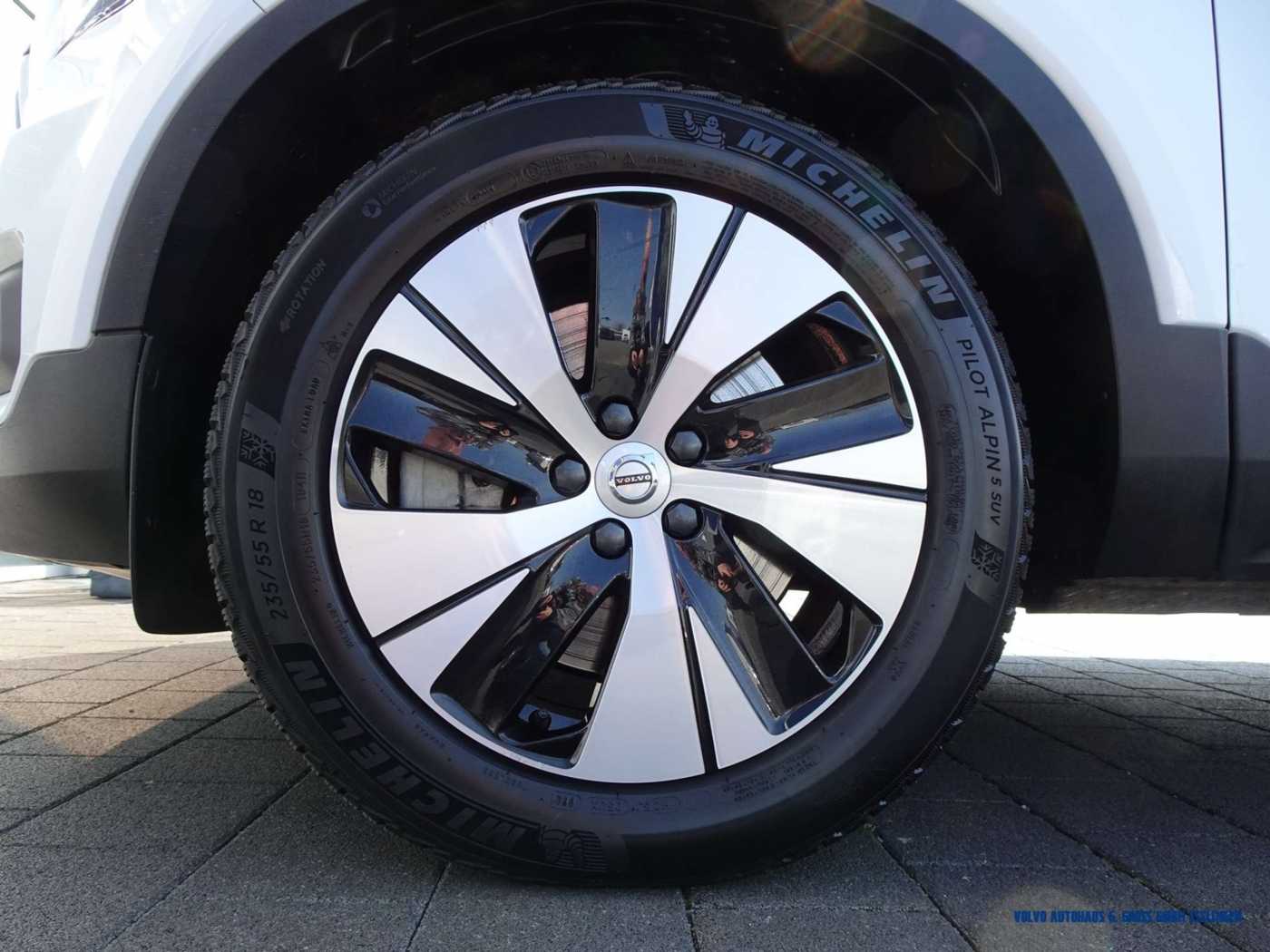 Volvo  T4 Recharge Inscription Expression