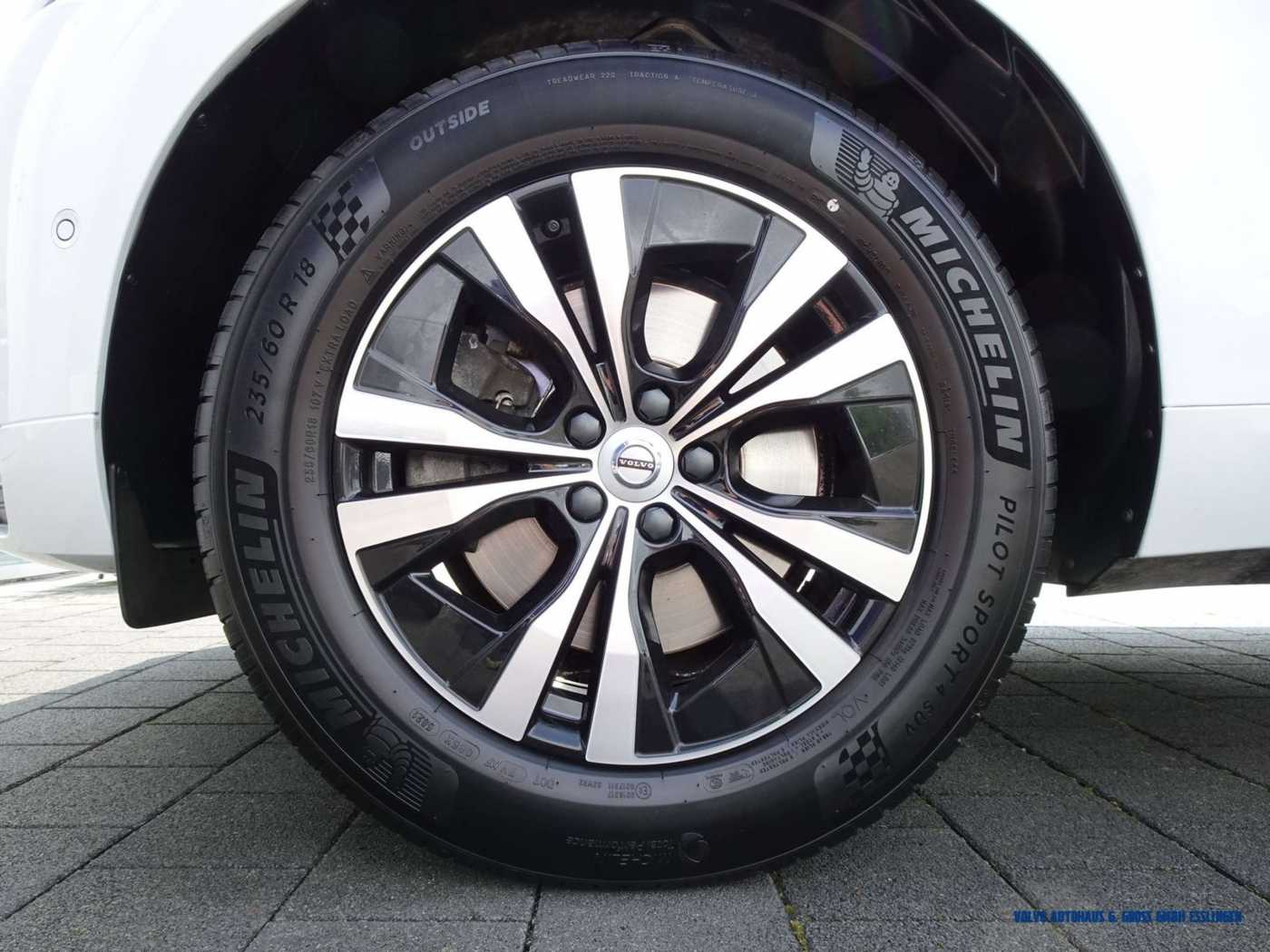 Volvo  B4 Geartronic Momentum Pro