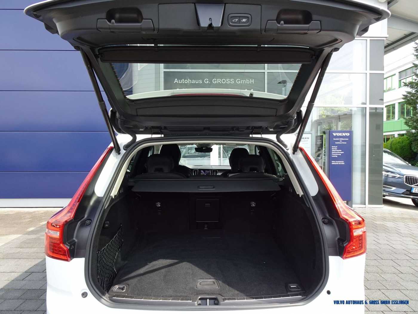 Volvo  B4 Geartronic Momentum Pro