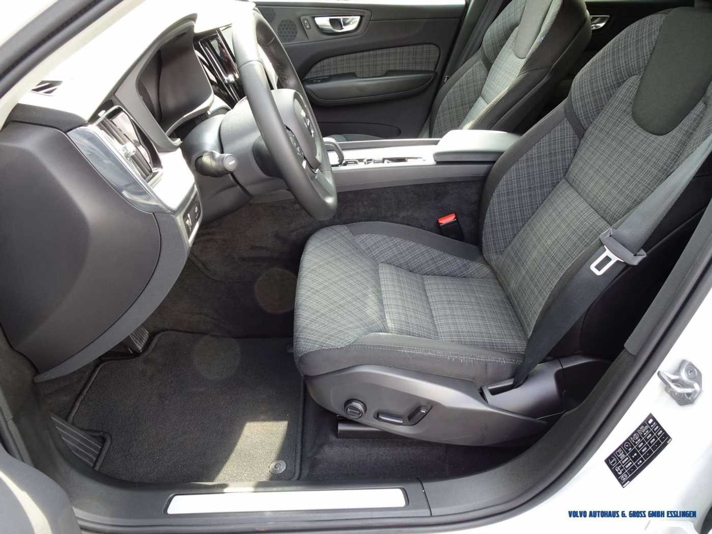Volvo  B4 Geartronic Momentum Pro