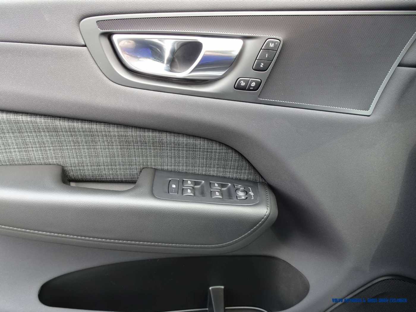 Volvo  B4 Geartronic Momentum Pro