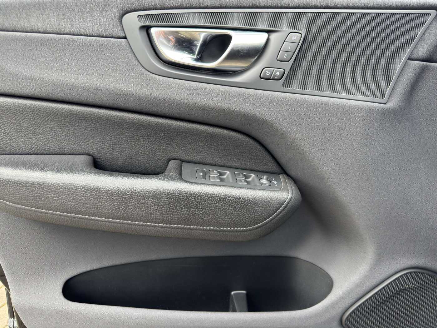 Volvo  T8 Inscription Recharge Plug-In Hybrid AWD