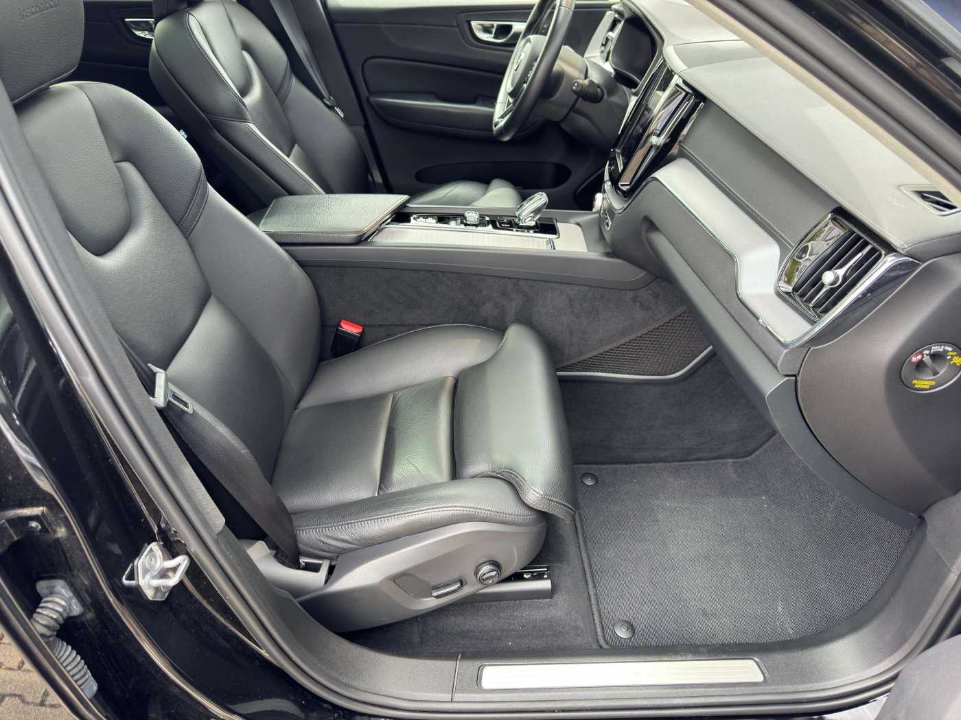 Volvo  T8 Inscription Recharge Plug-In Hybrid AWD