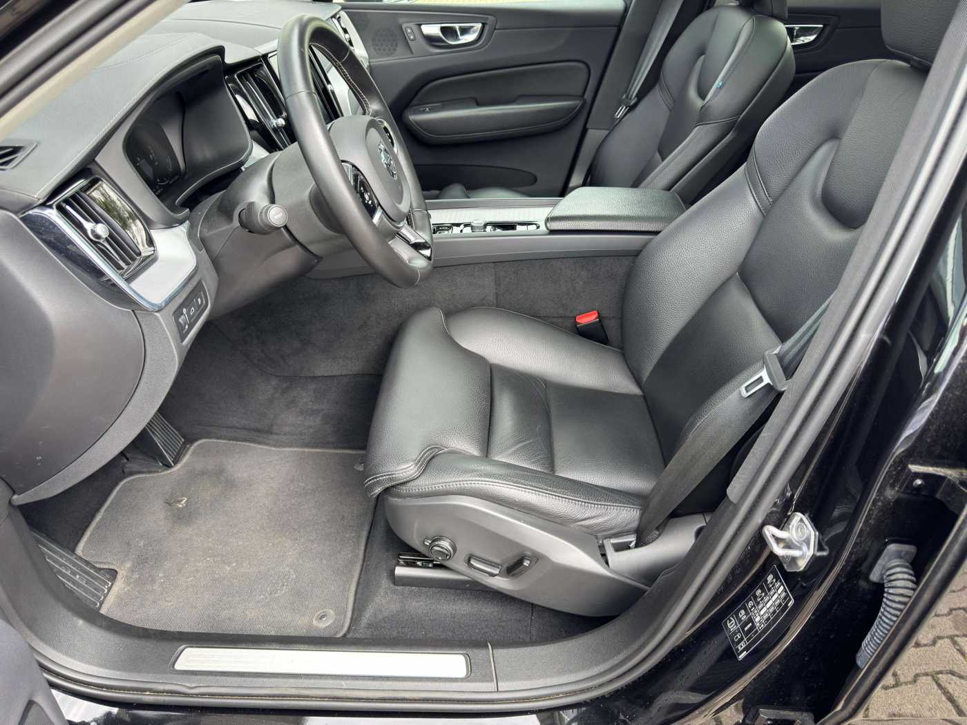 Volvo  T8 Inscription Recharge Plug-In Hybrid AWD
