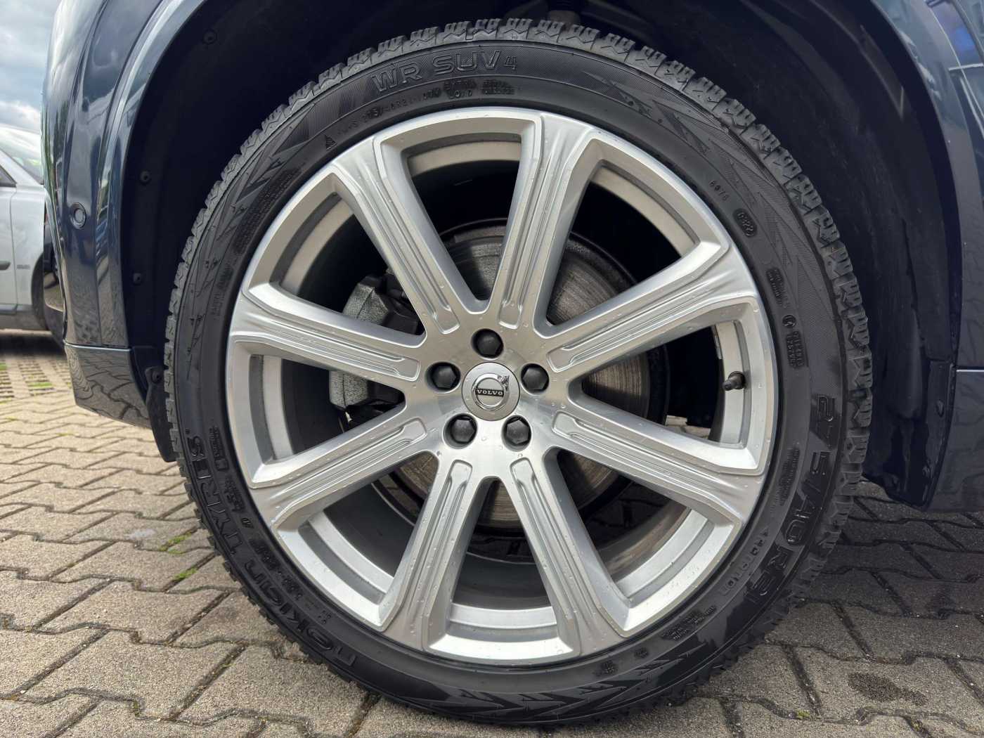 Volvo  B5 Diesel Ultimate Dark AWD