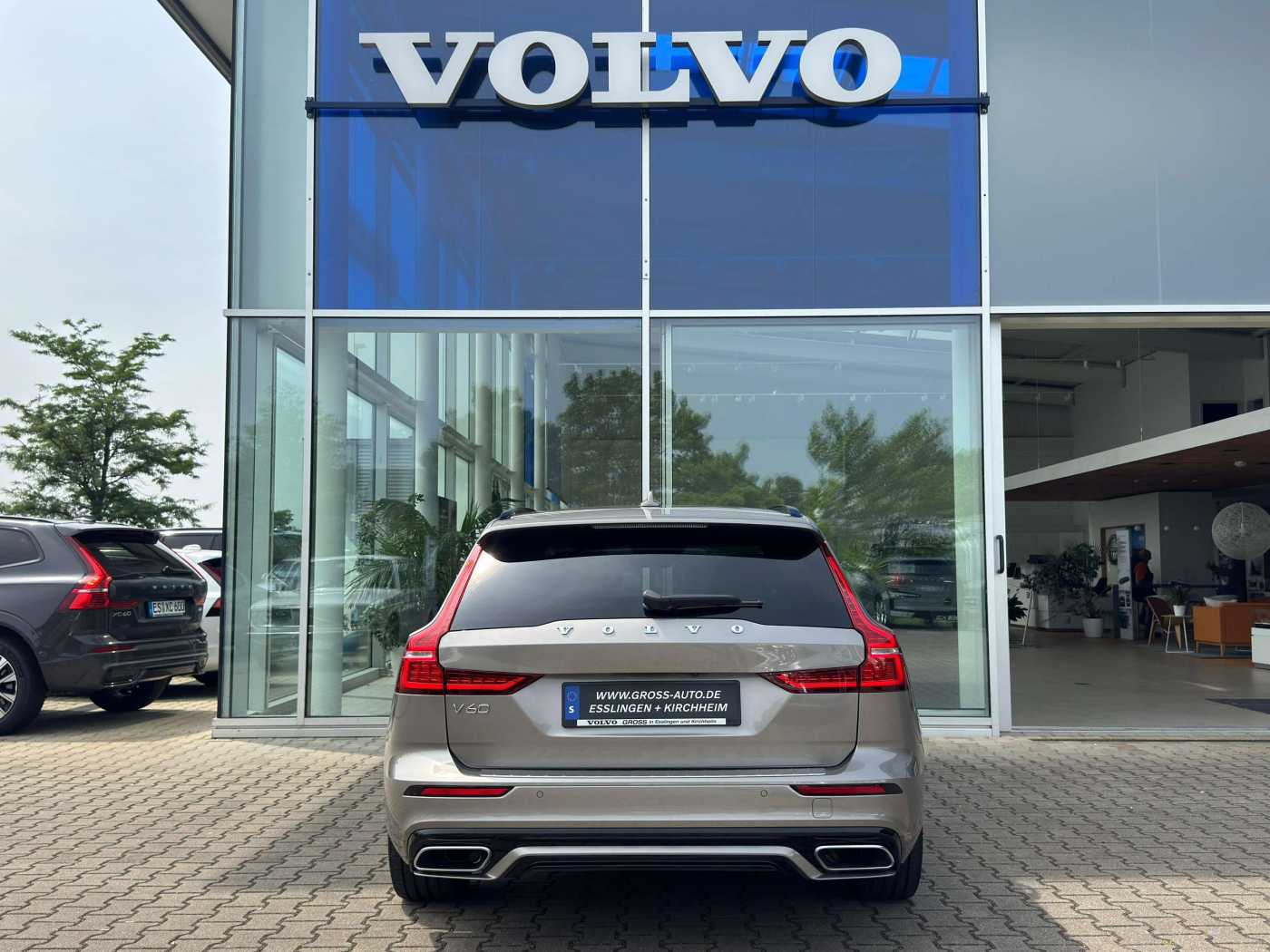 Volvo  T6 R-Design Plug-In Hybrid AWD