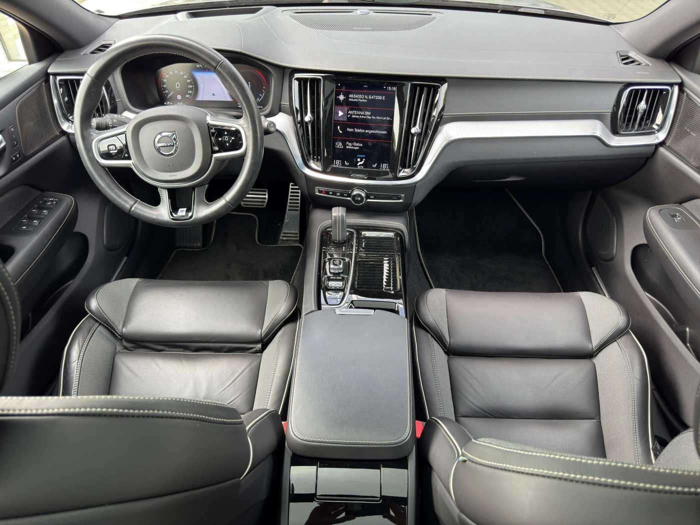 Volvo  T6 R-Design Plug-In Hybrid AWD