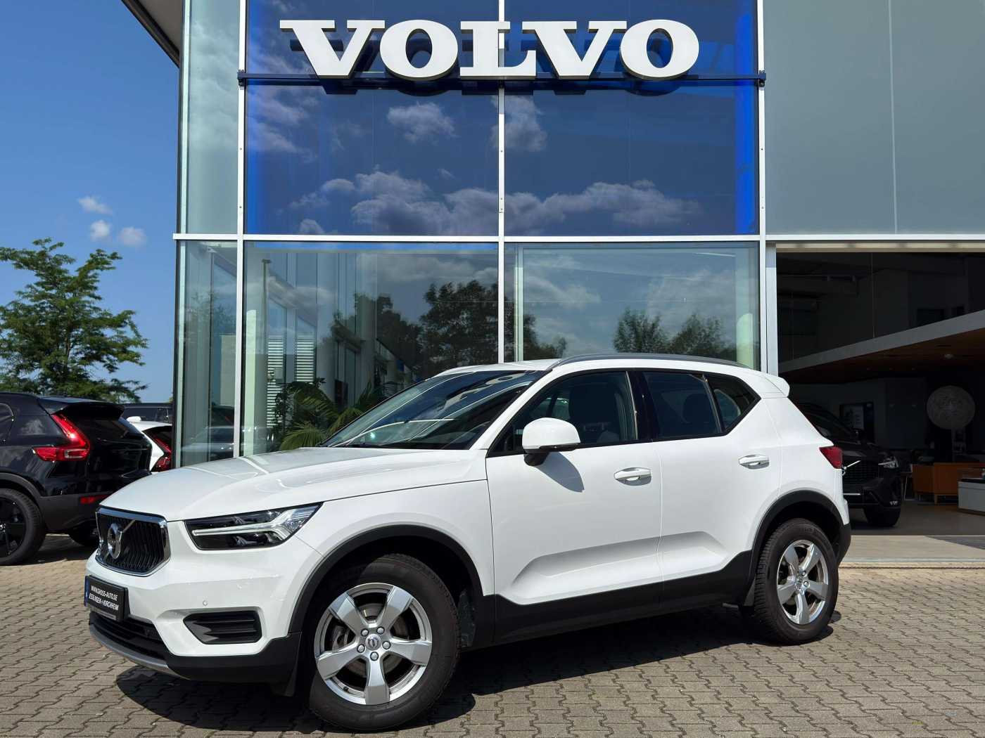 Volvo  T3 Momentum Geartronic 2WD