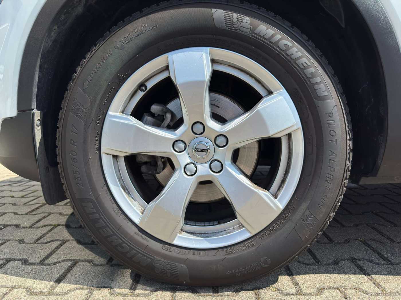 Volvo  T3 Momentum Geartronic 2WD