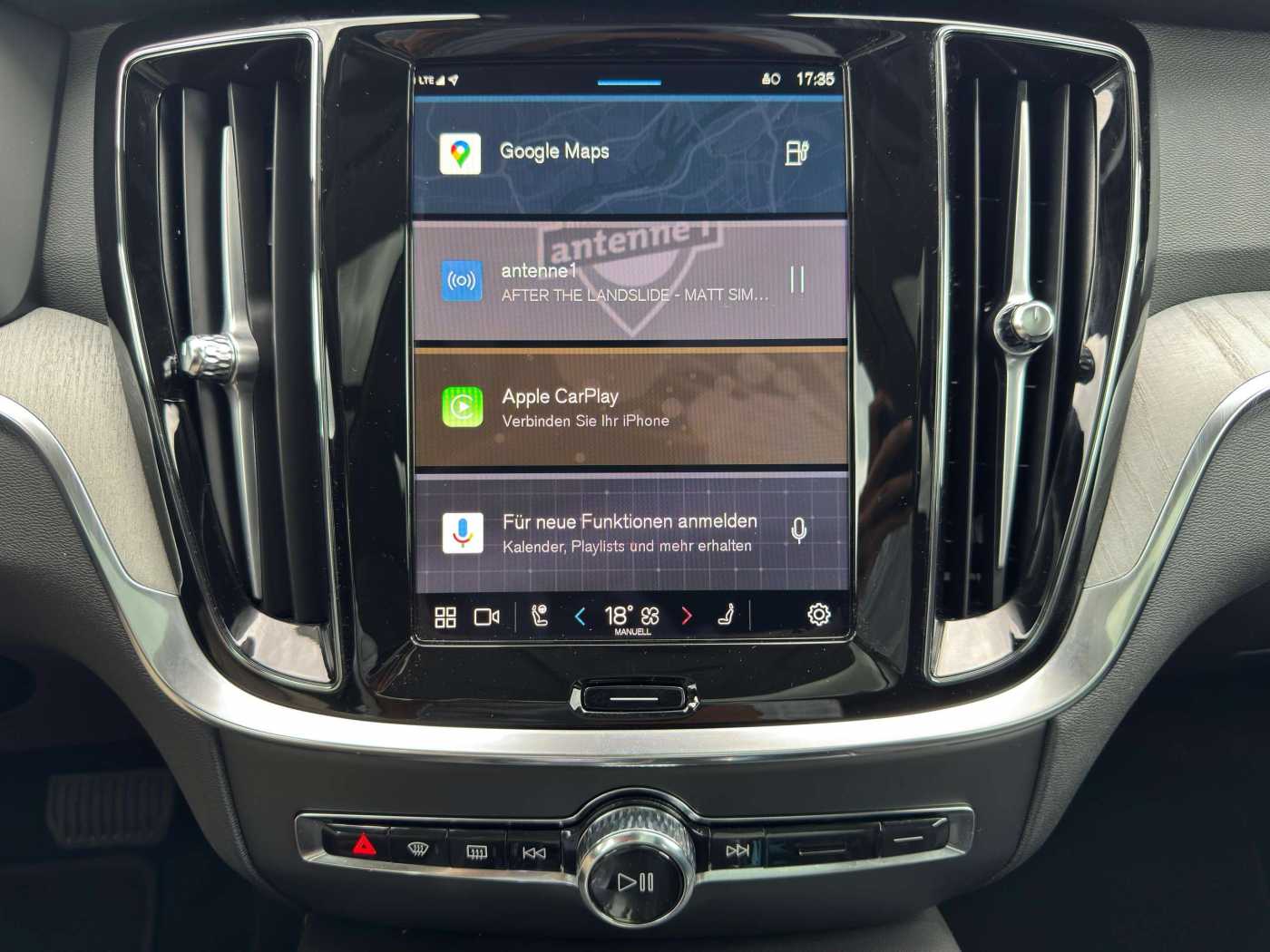 Volvo  T6 Plus Dark Recharge Plug-In Hybrid AWD