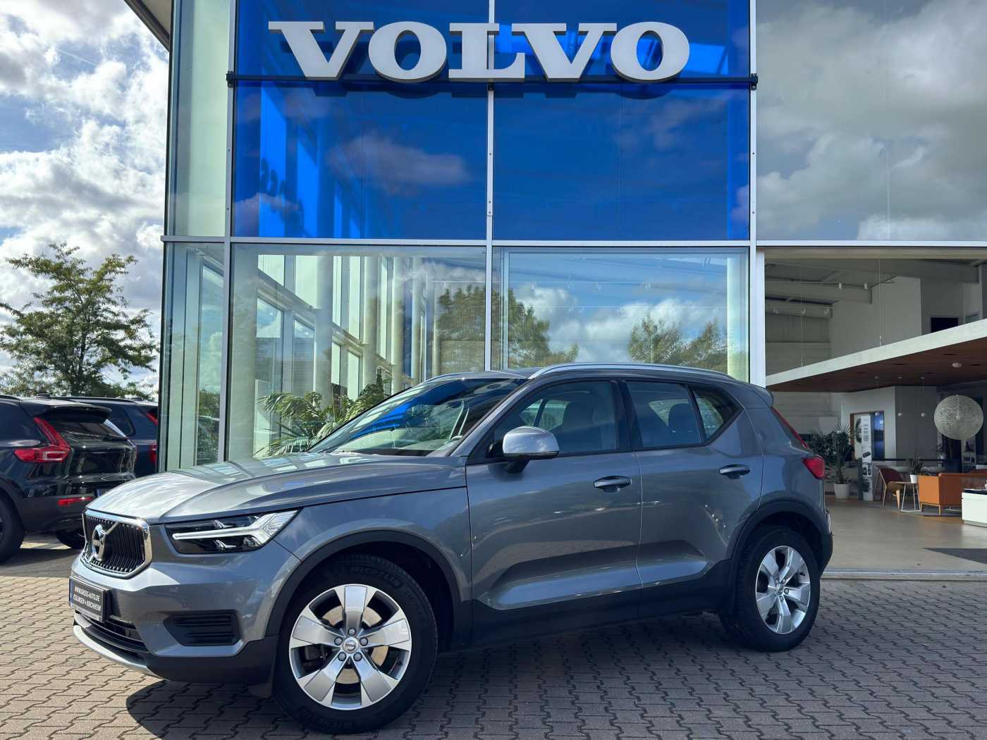 Volvo  D4 Momentum AWD