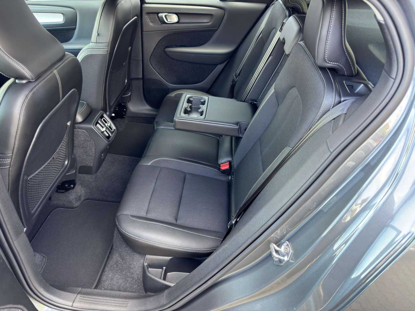 Volvo  D4 Momentum AWD