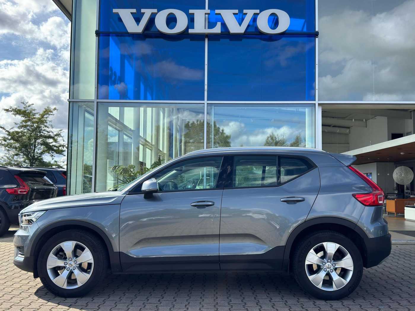 Volvo  D4 Momentum AWD